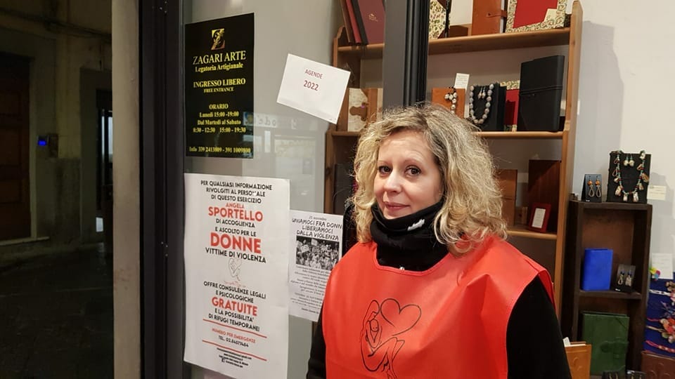 Centro di primo ascolto per le donne vittime di violenza mdella Associazione Scarpetta Rossa.