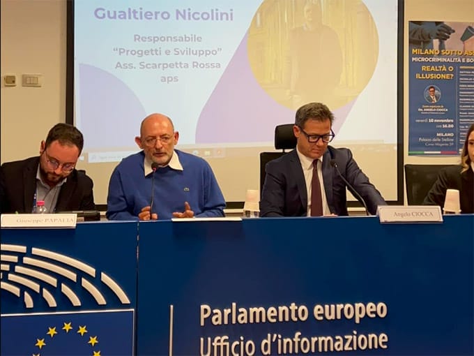 Gualtiero Nicolini della Associazione Scarpetta Rossa parla al parlamento Europeo